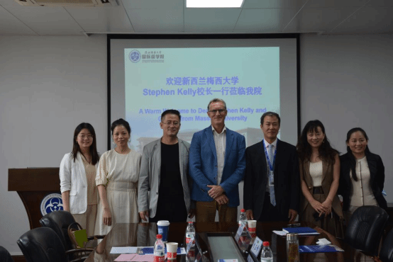 Massey University (New Zealand) Deputy Vice-Chancellor Stephen Kelly Visits IBS
